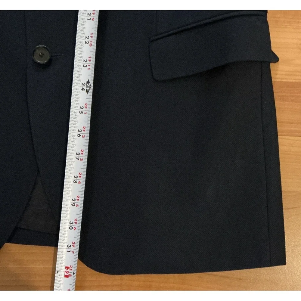 Hugo Boss 100% Virgin Wool Blazer 44R • Navy Blue • Two‑Button &‎ Dual Vent
